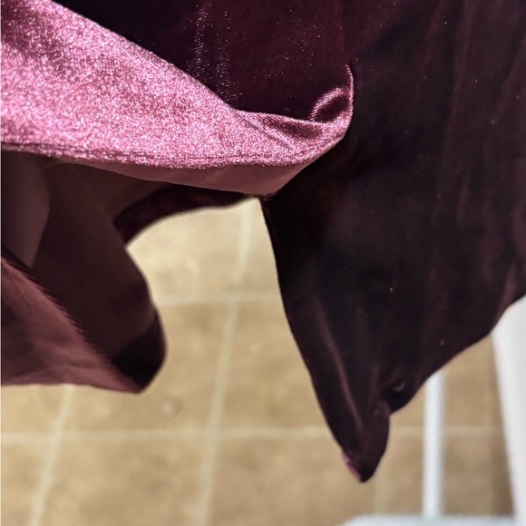 Ann Taylor Burgundy Velvet Tee Top Small - Picture 7 of 9